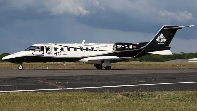 Learjet 75