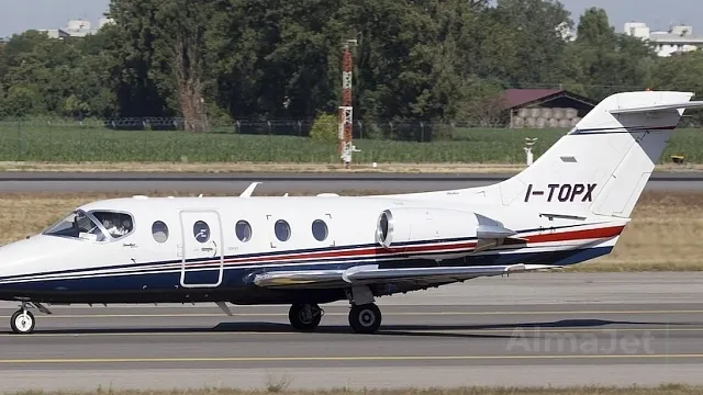 Hawker 400XP