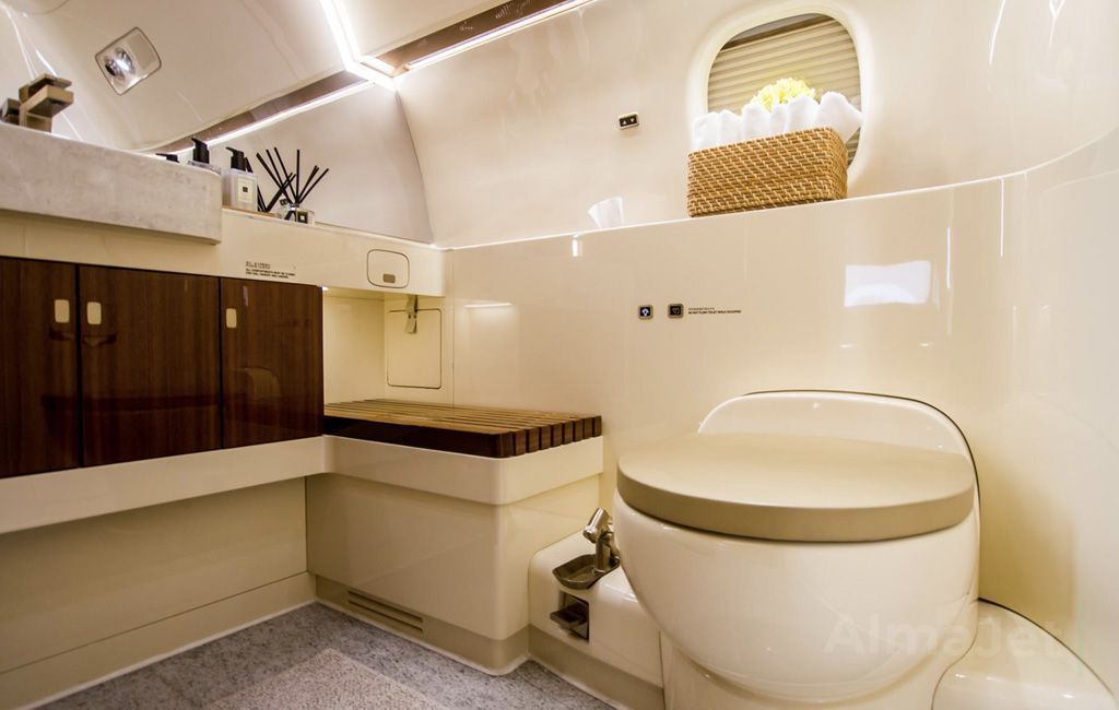 Embraer Lineage 1000