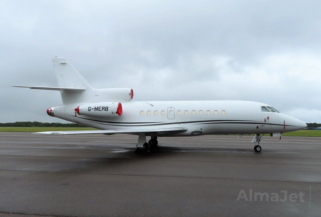 Falcon 900B