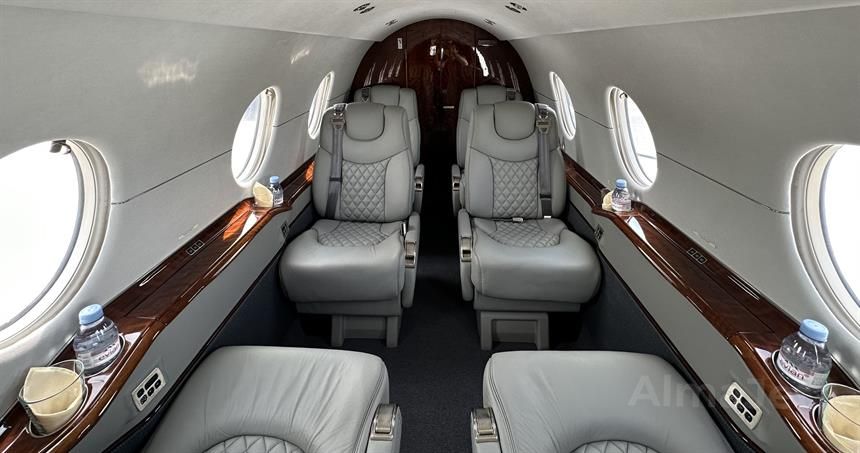 Hawker 400XP