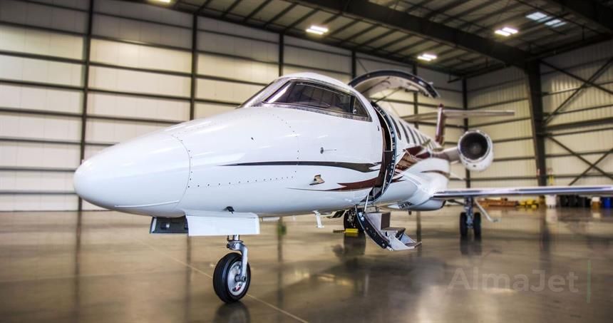 Learjet 75
