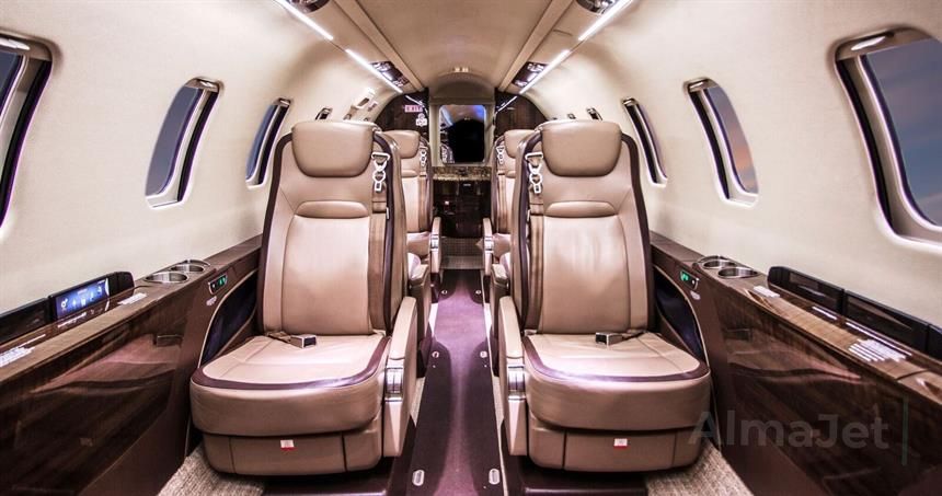 Learjet 75