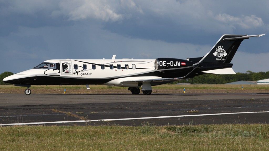 Learjet 75