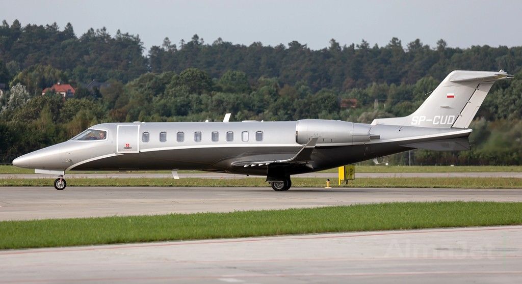 Learjet 75