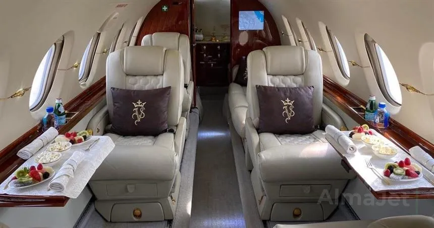 Hawker 900XP