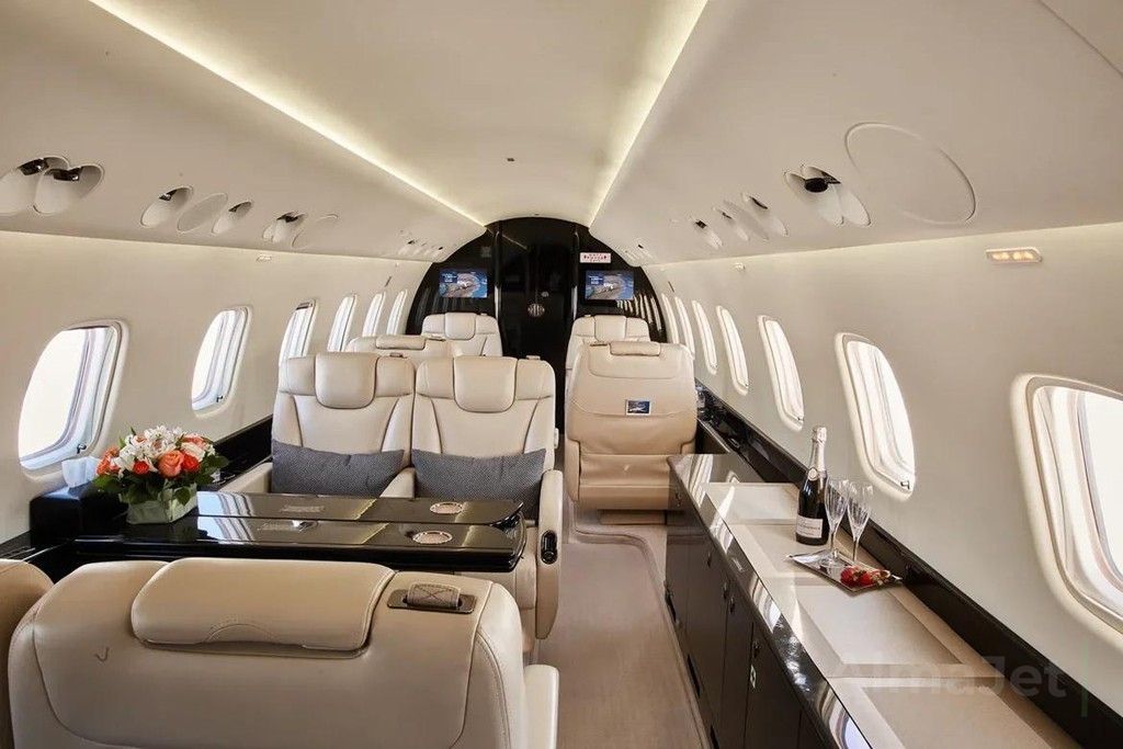 Embraer Legacy 650