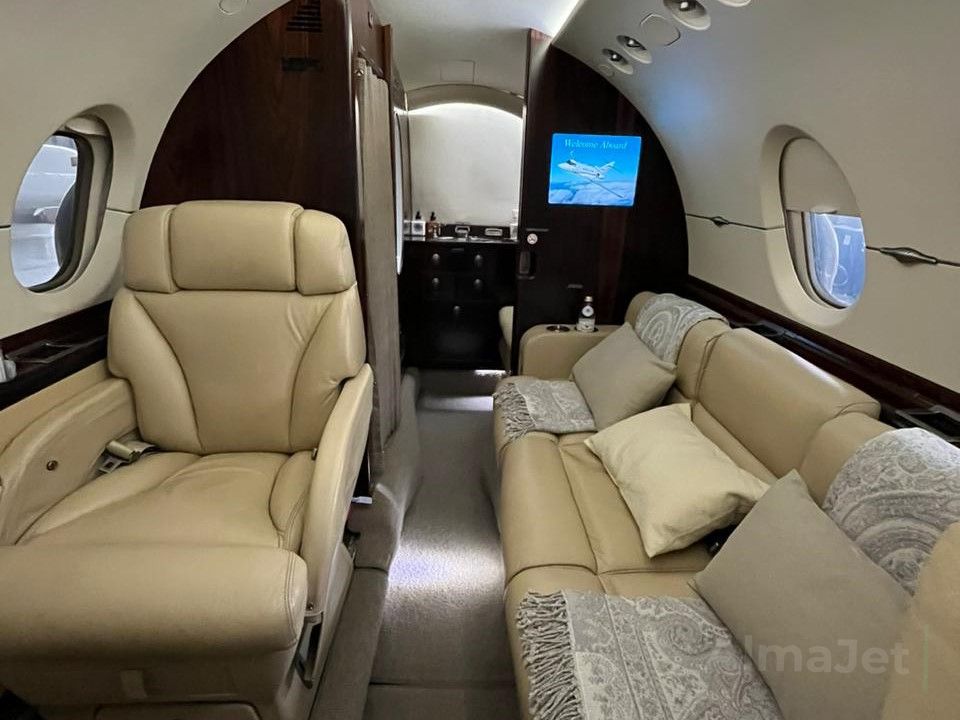 Hawker 900XP
