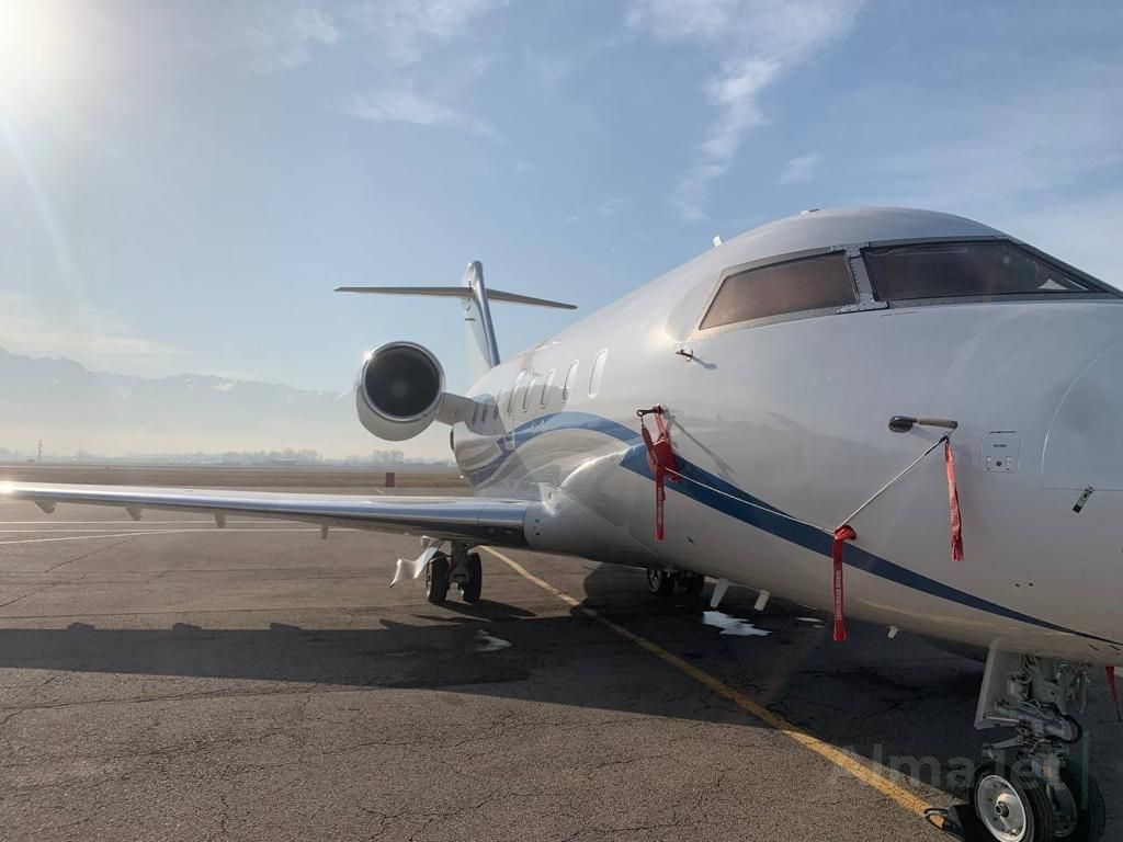 Challenger 604